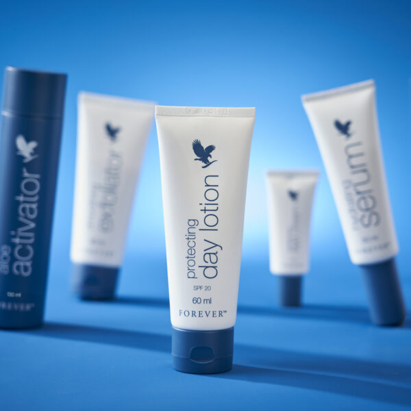 Forever Protecting Day Lotion (Ενυδατική κρέμα ημέρας με αλόη και αντηλιακή προστασία SPF20) - Image 3